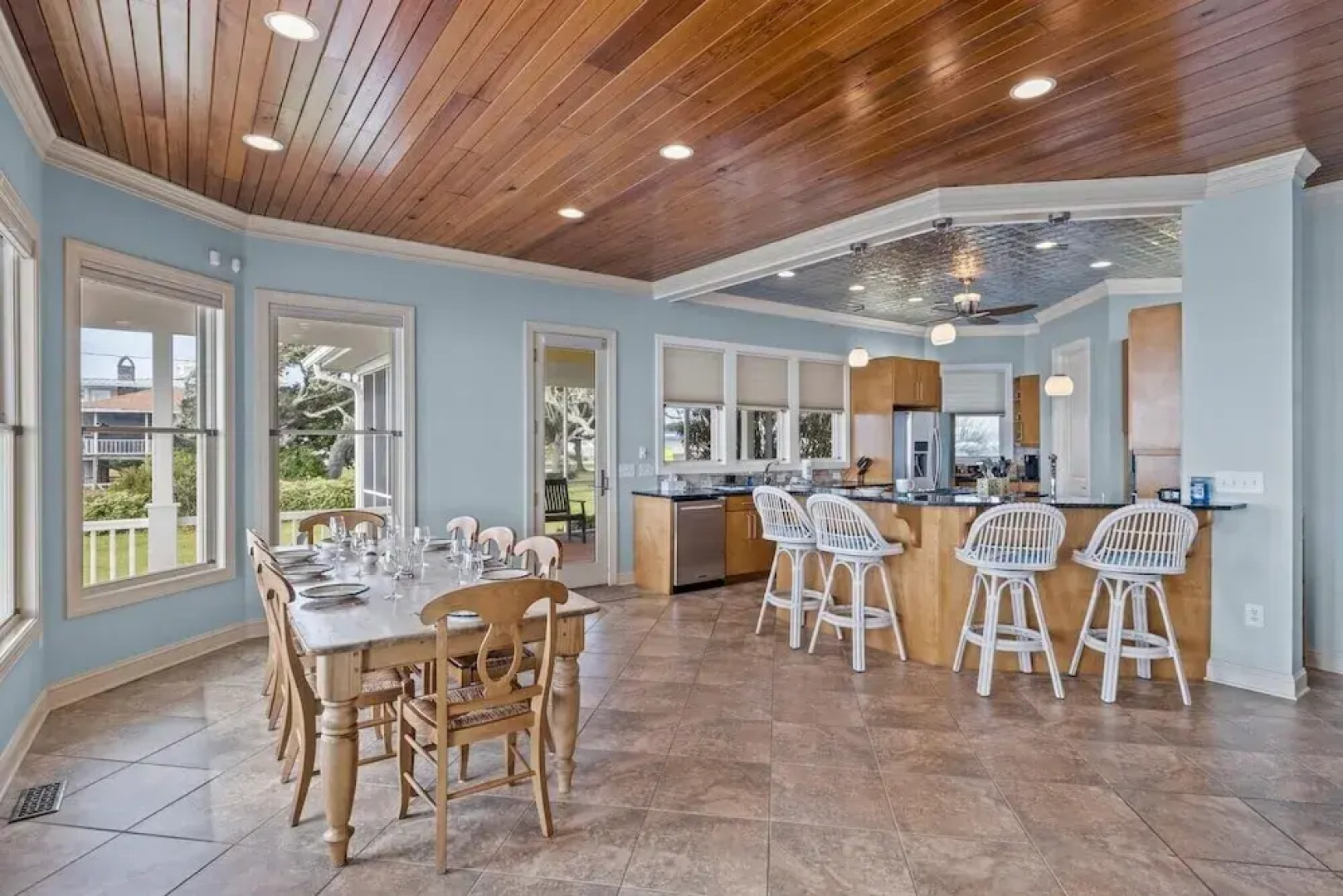 The Island House 5 Bedroom Home by RedAwning