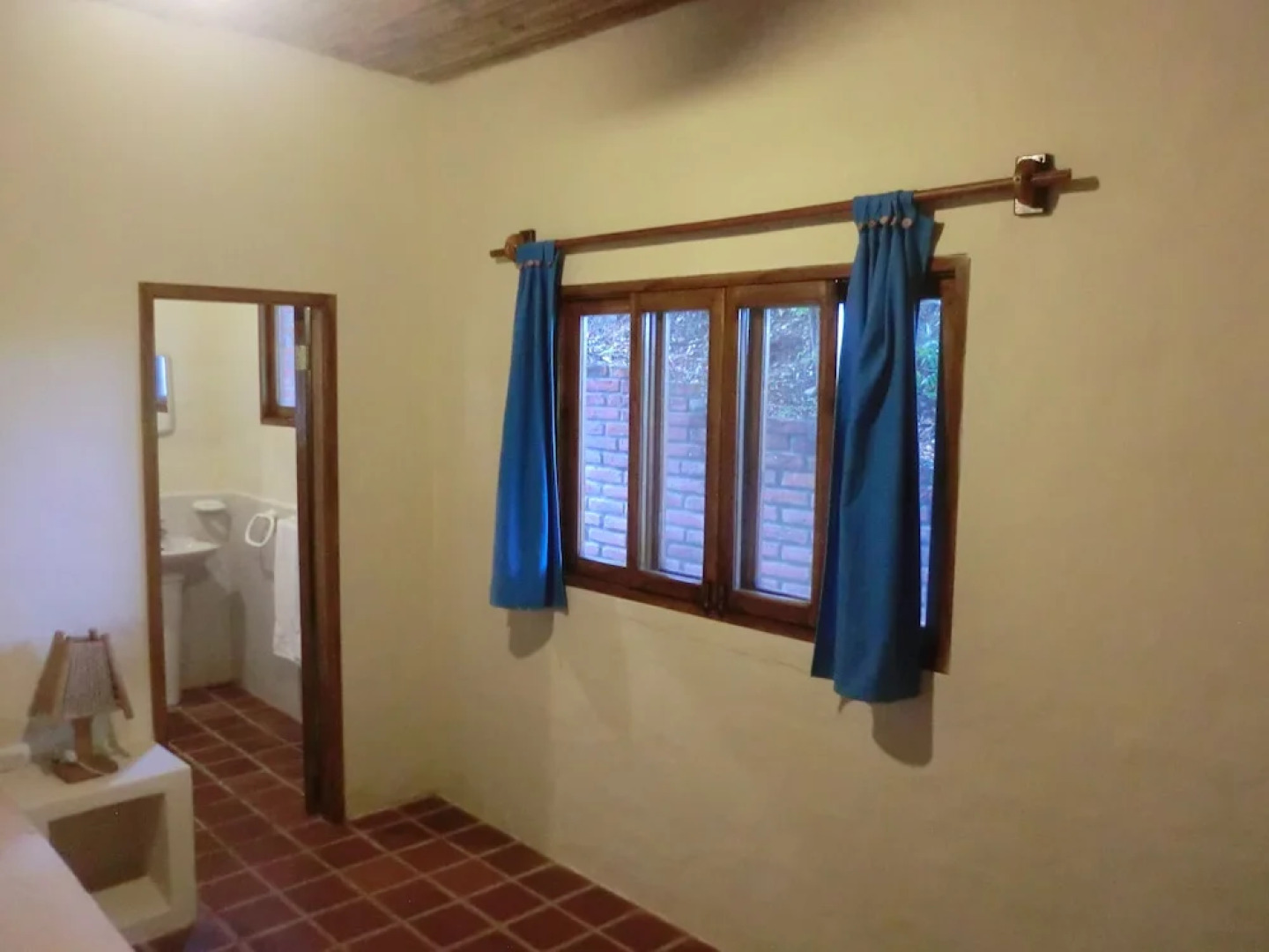 Charlie Suites Ayampe