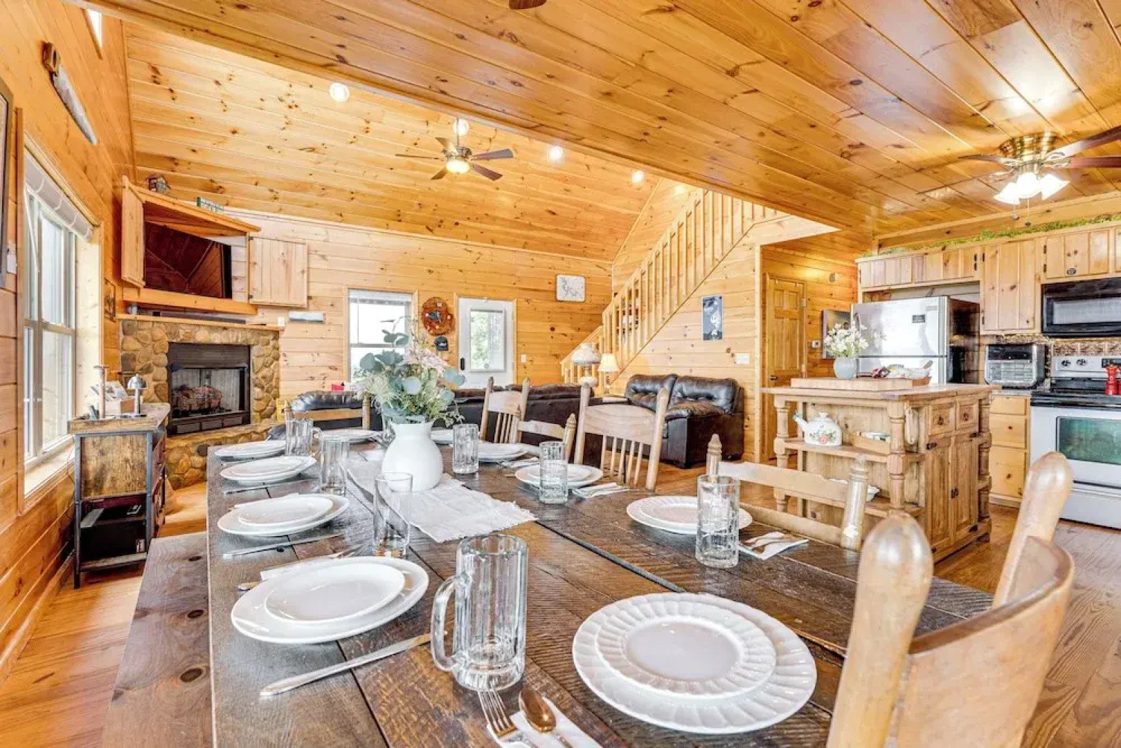 Mtn-view Cabin: Deck & Pets Welcome in Murphy