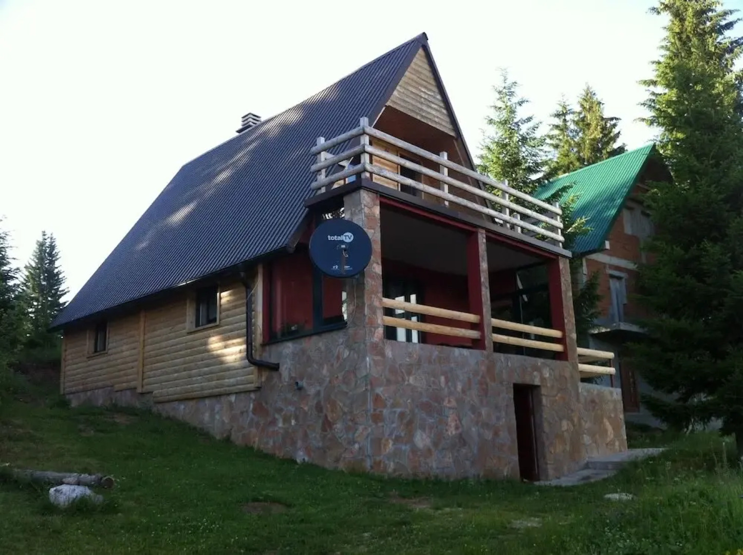 Rooms and Apartment Palas