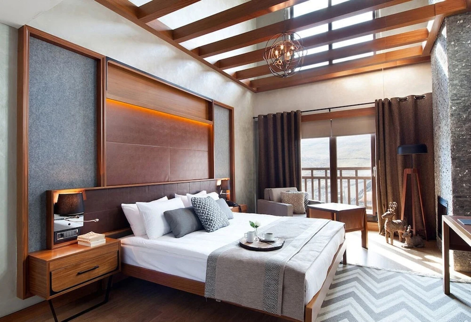 Magna Pivot Hotel - Boutique Class