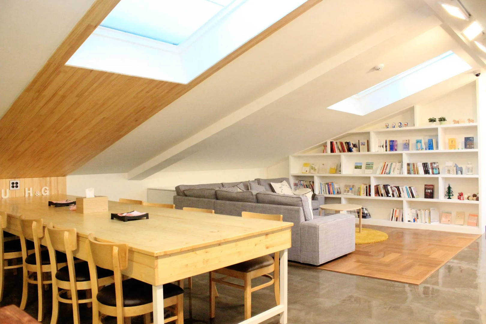 WITH U Hotel & Guesthouse