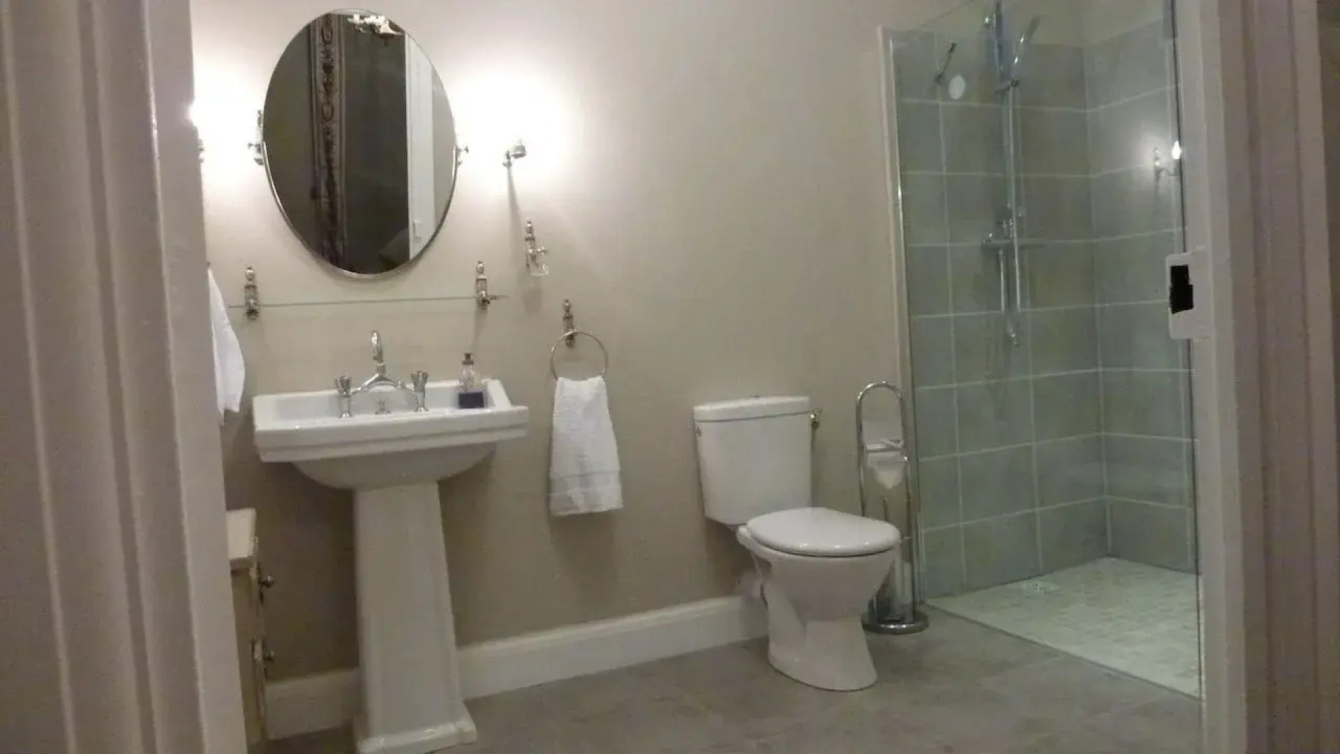 Le Logis Bed and Breakfast