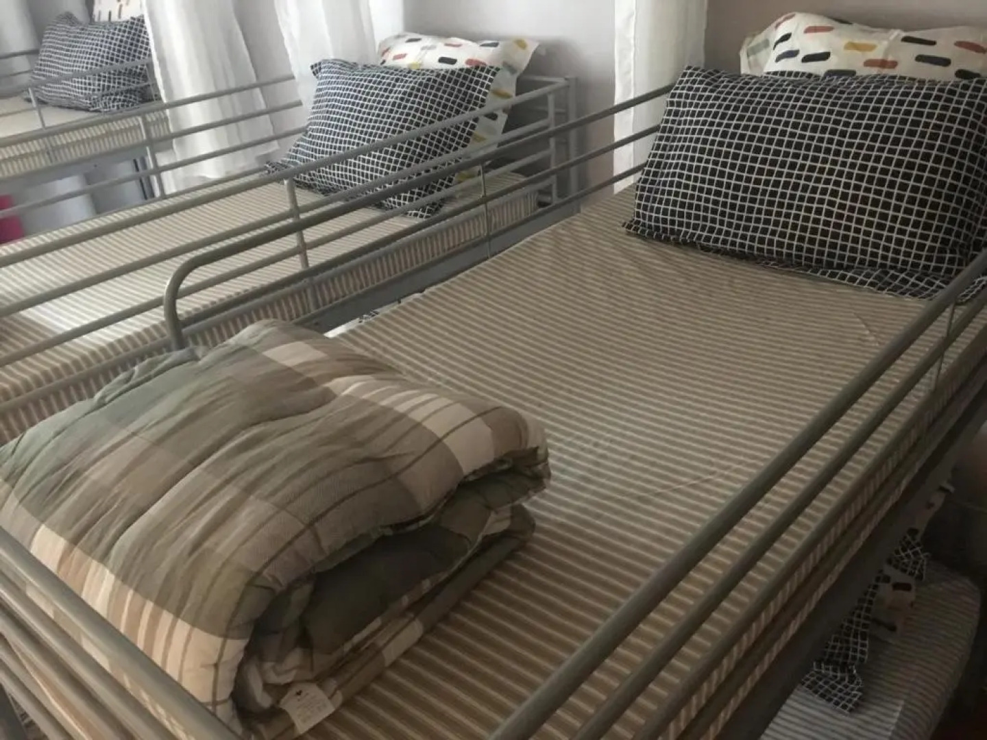 Just for sleep - Parisian Male dorm room - daily stay from 20h to 10h