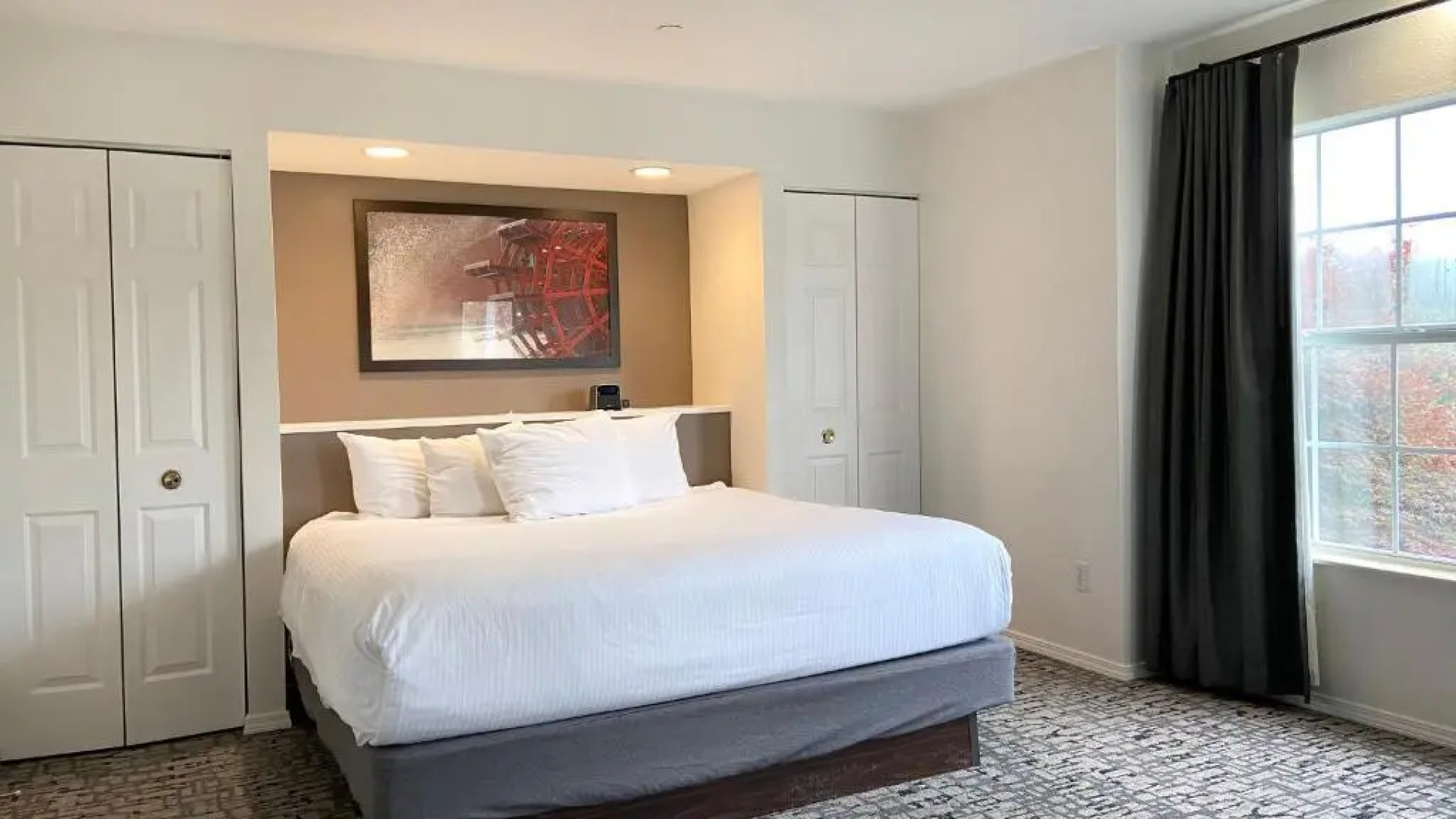 Wyndham Branson at The Falls