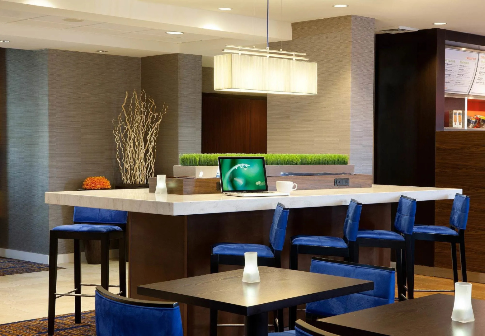 Courtyard by Marriott Oakland Airport