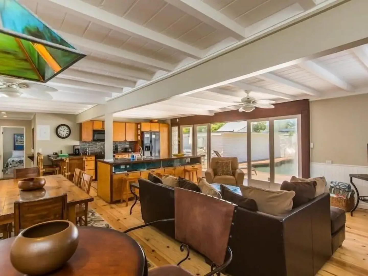 Helen's Beach House 6 Bedroom Home by RedAwning