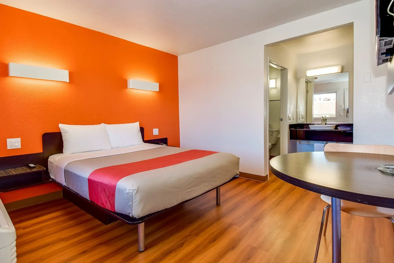 Motel 6 Riverside, CA - UCR East