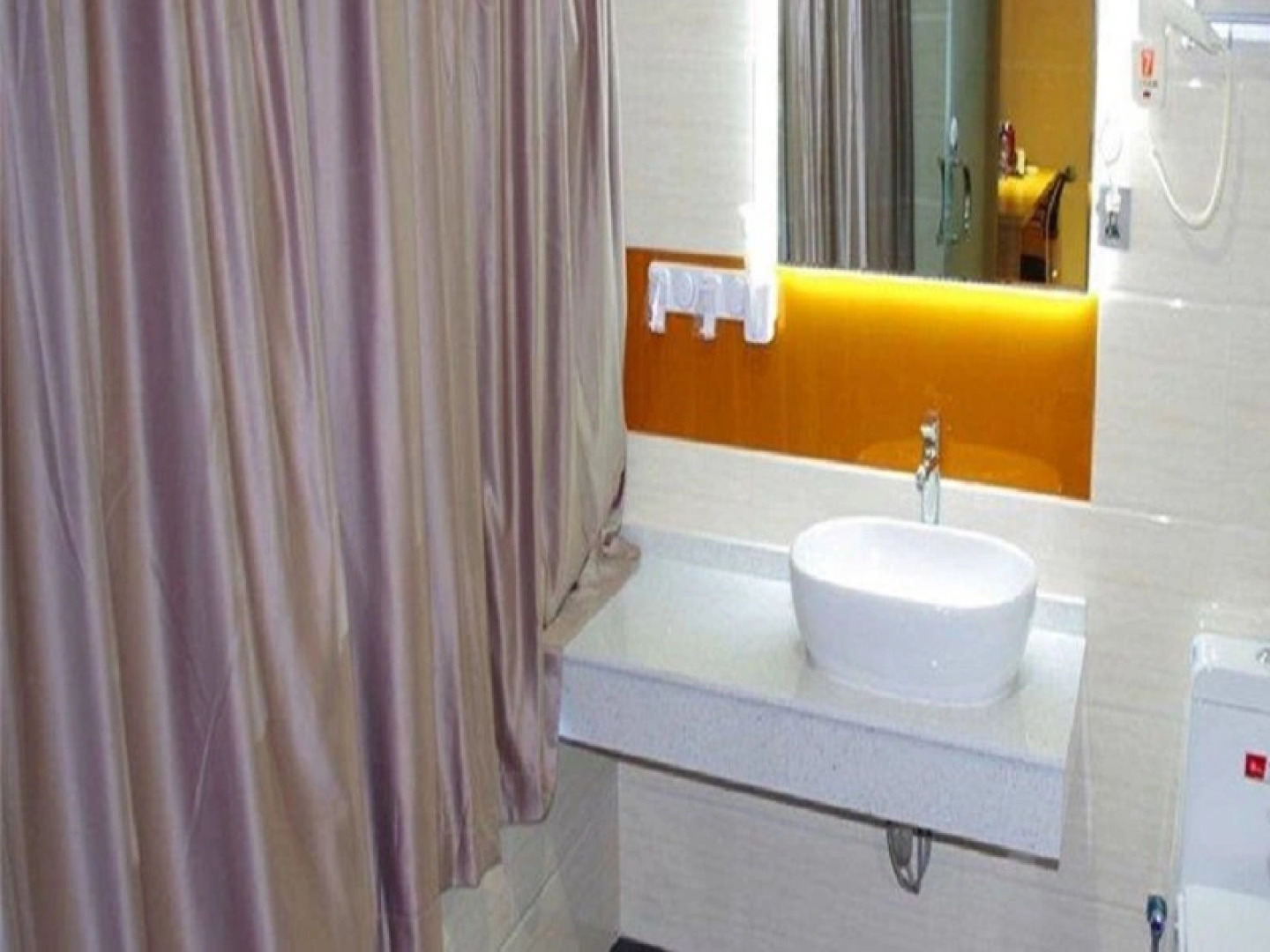 7 Days Premium Lanzhou High-Speed Rail West Passenger Station Branch