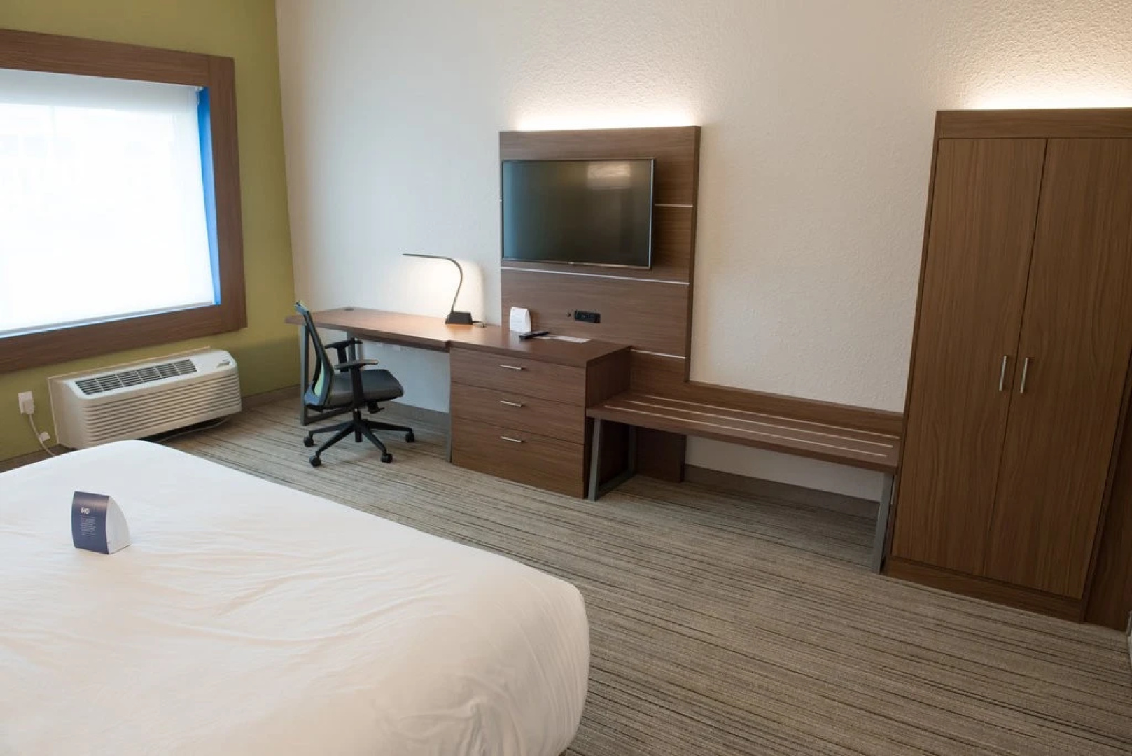Holiday Inn Express & Suites Mishawaka - South Bend