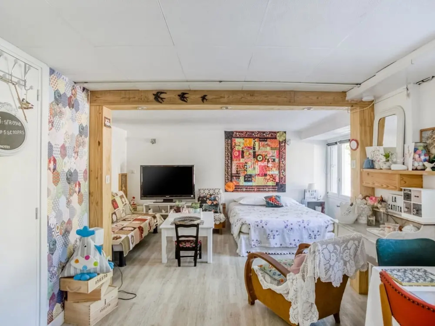 Comfortable Holiday Home in Roanne With Swimming Pool