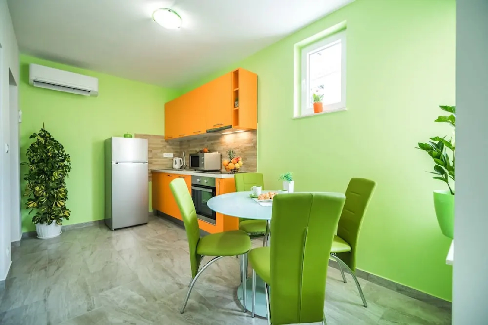 Apartments & Rooms Sunshine Home