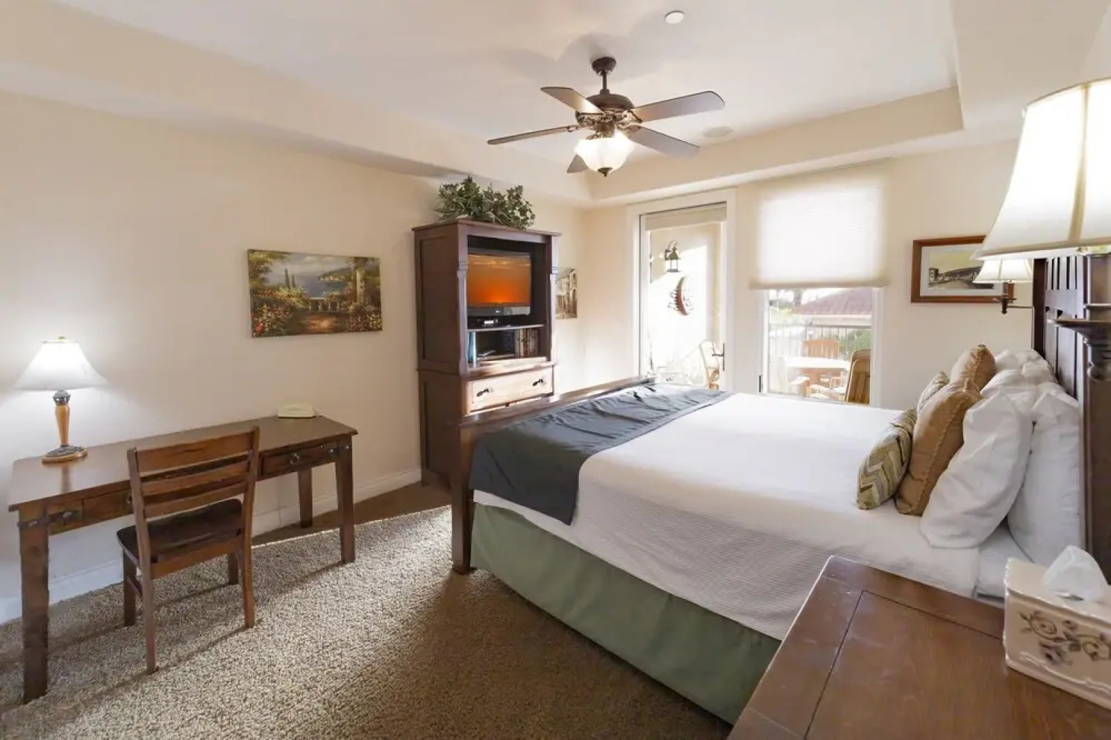 Valentina #202 3 Bedroom Condo by RedAwning