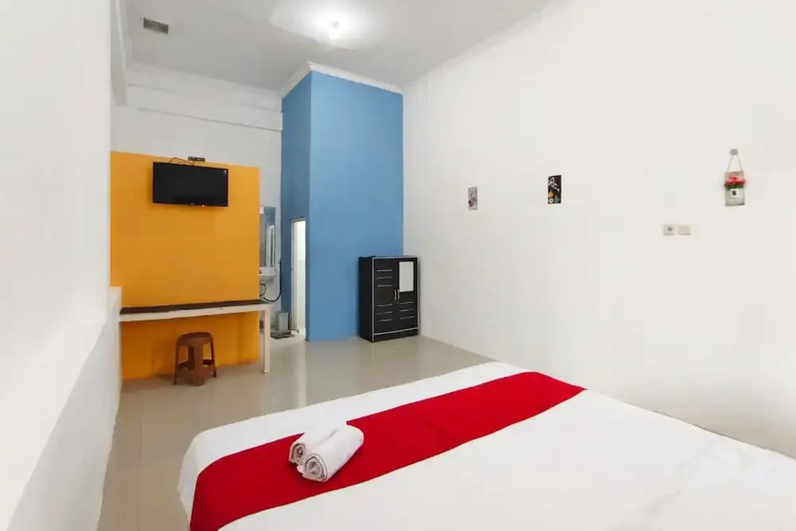 TwoSpaces Living at Bypass Homestay, Mojokerto