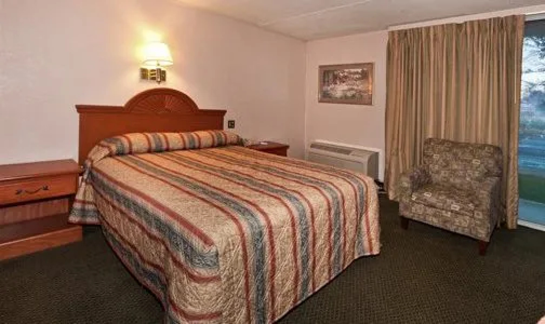Howard Johnson Inn - Commack