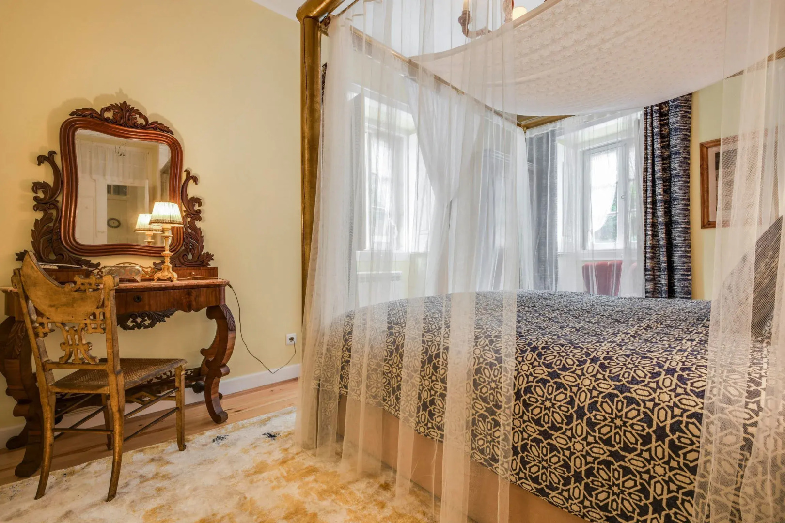 LUXa Charmhouse Hotel