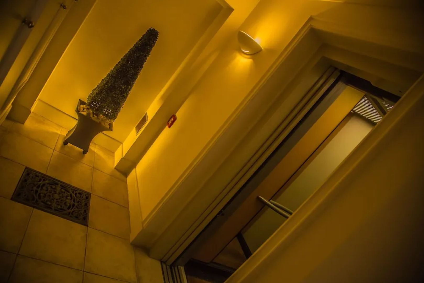 President Boutique Apartment