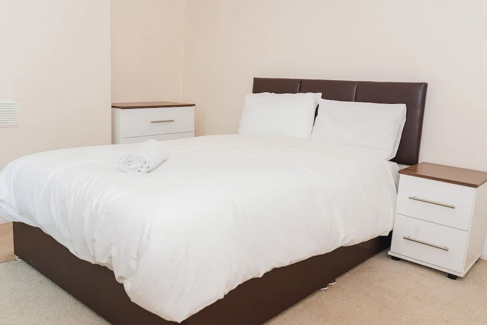 Hanley Park House by Paymán Club