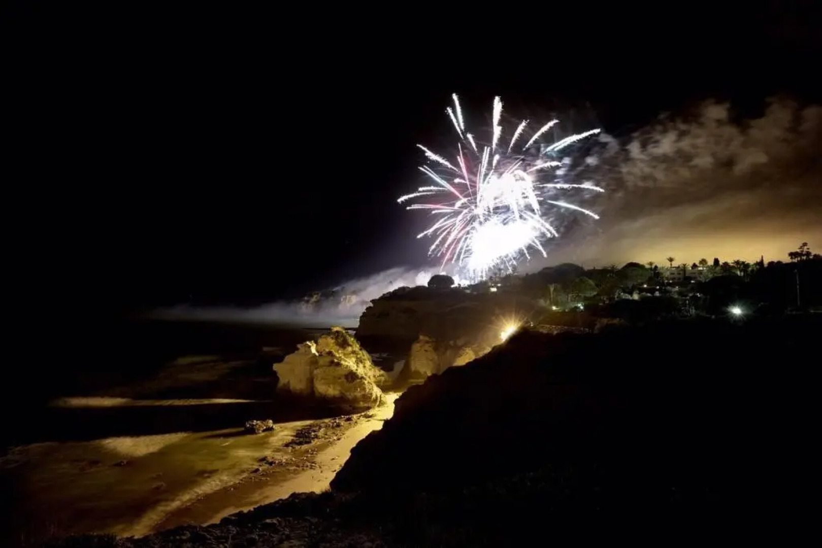 Rustic Beach House at the Cliff T3 | C218