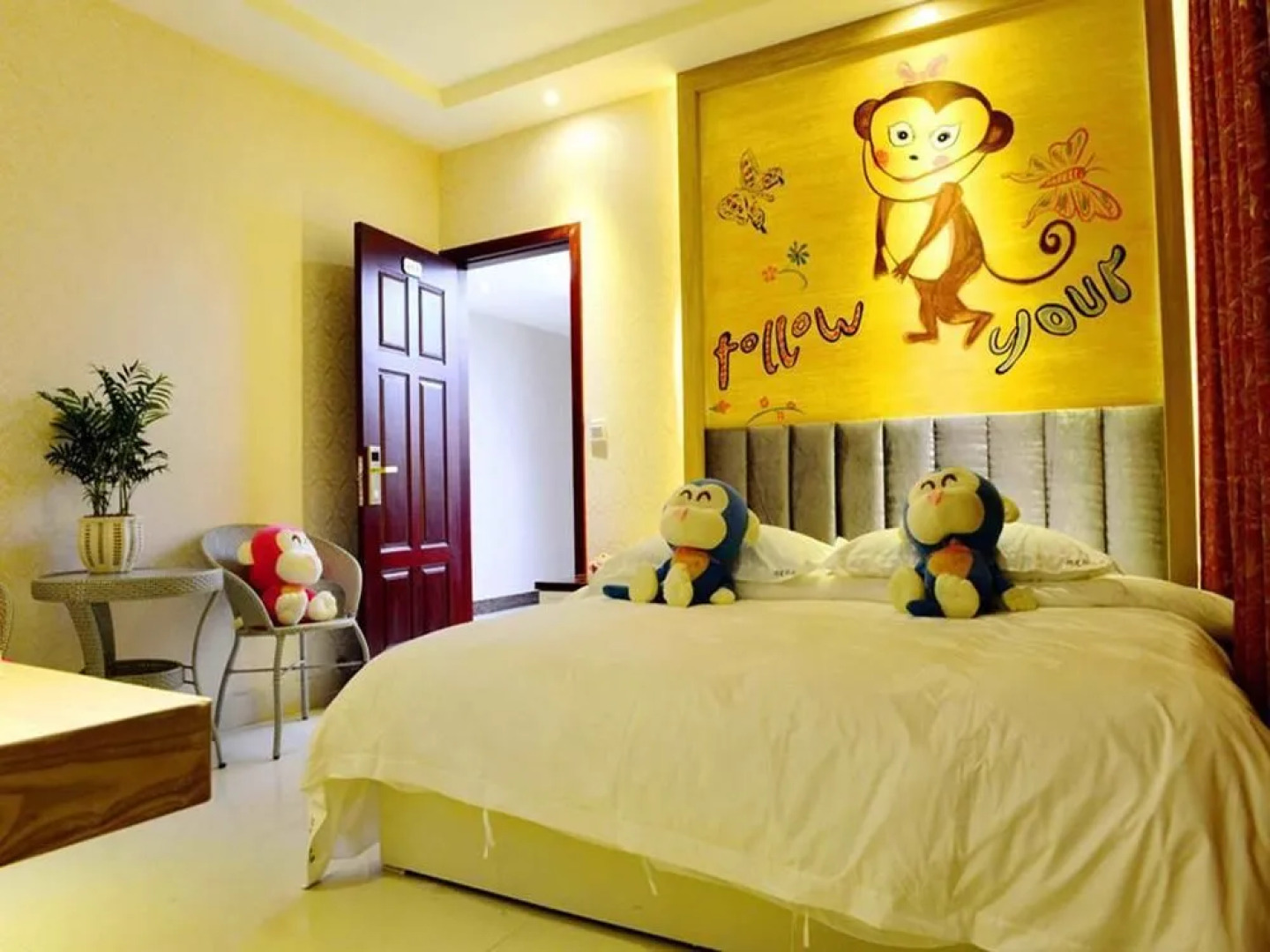 Witty Monkey Hotel