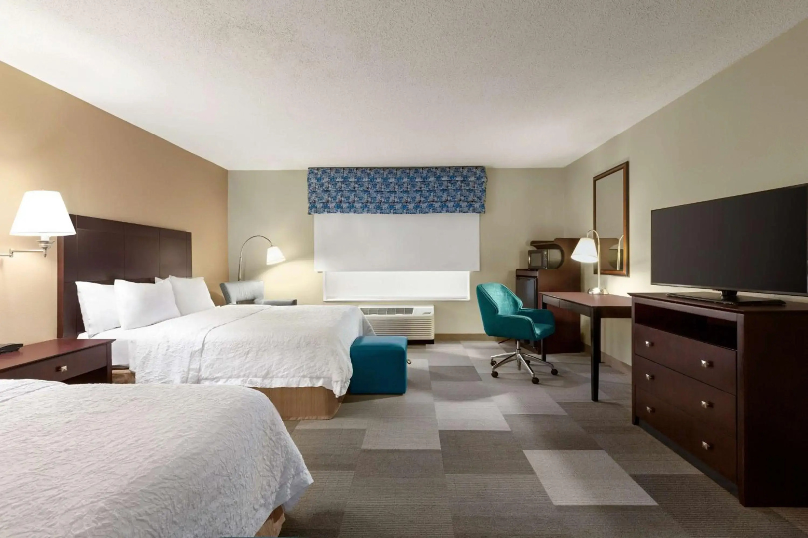 Courtyard by Marriott Newark Liberty International Airport