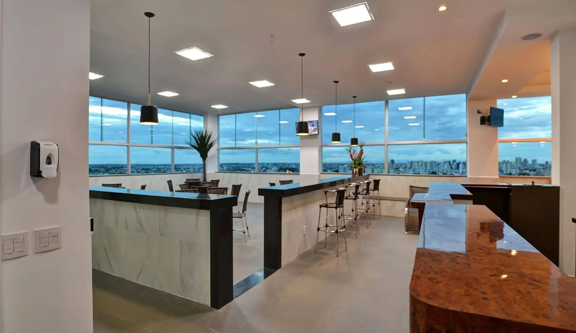 Porto Minas Hotel e Convenções