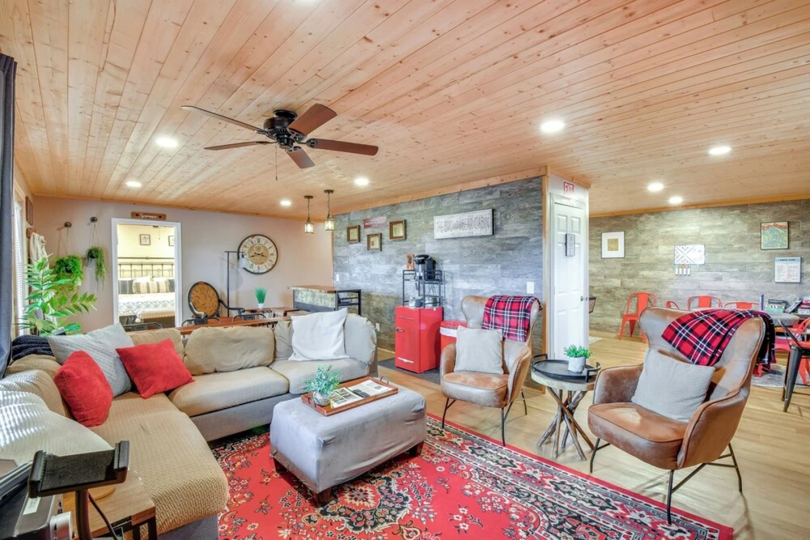 Lakemont Mountain Cabin w/ Game Room & Hot Tub!