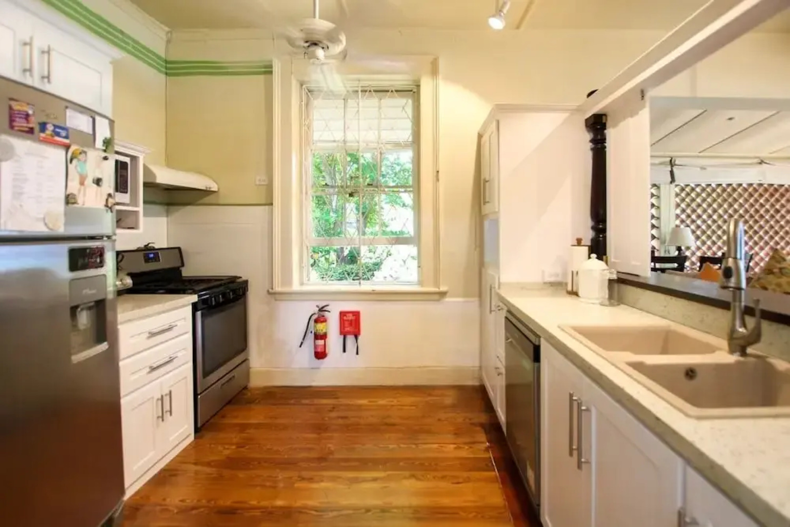 Beachfront Classic 3-bed House - Whitecaps by BSL Rentals