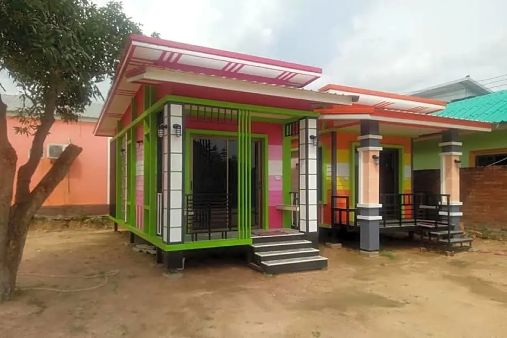 OYO 1092 Sea Of Love