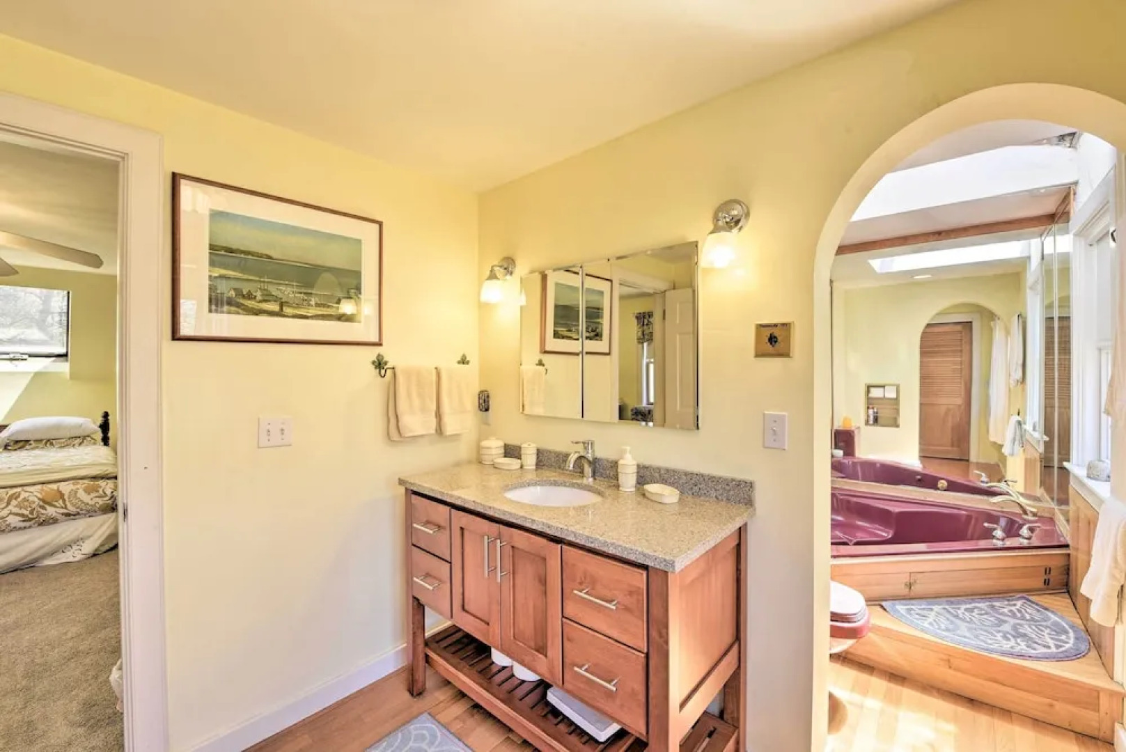 Peaceful Chilmark Farmhouse by Menemsha Beach