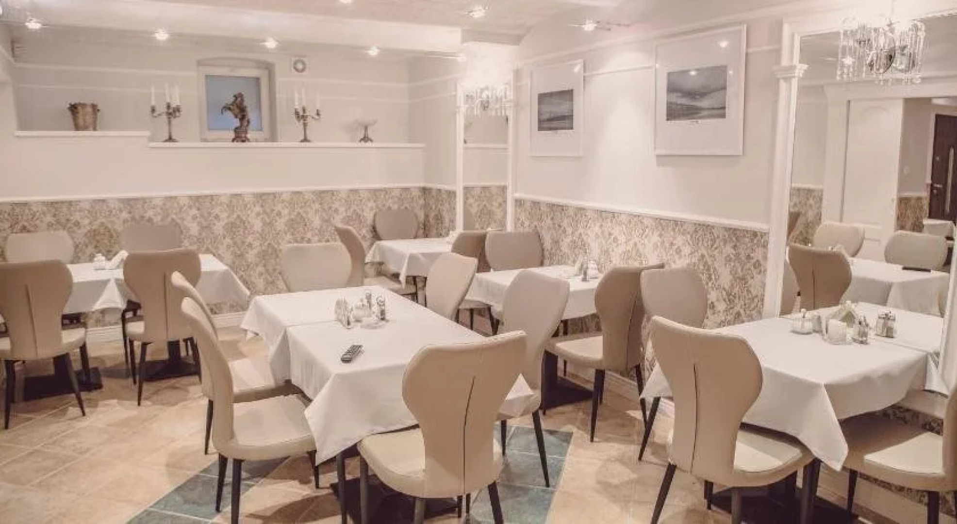 Dom Goscinny Bialy Dworek