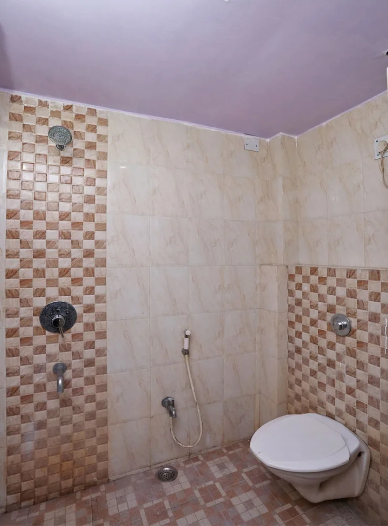 Hotel Vineet by OYO Rooms