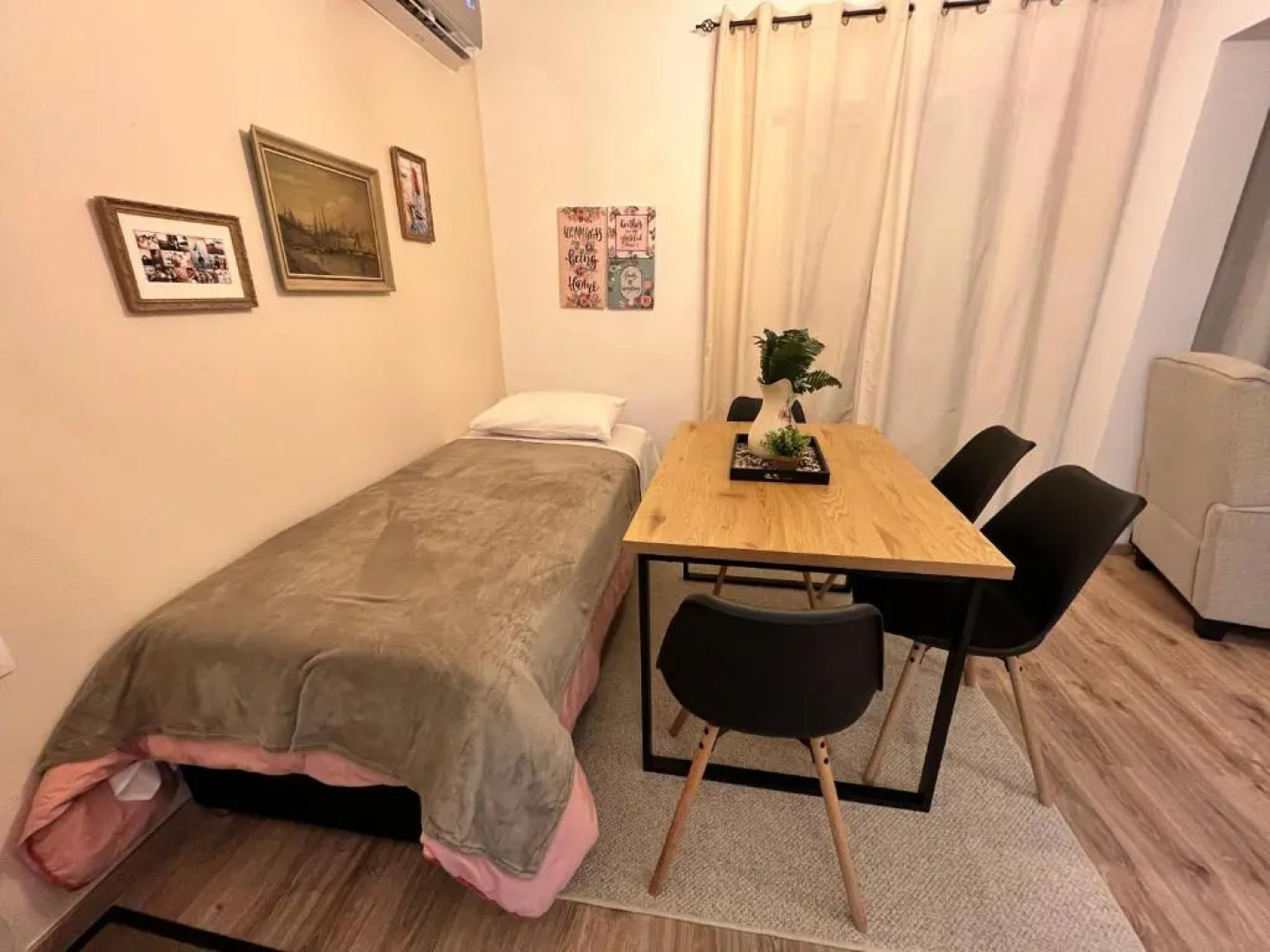 «Έλα…Δάρα» Home