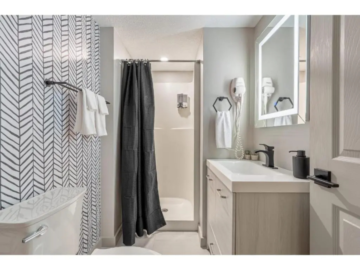 Nordic Village I Balcony & BBQ I Sleeps 17 I TV