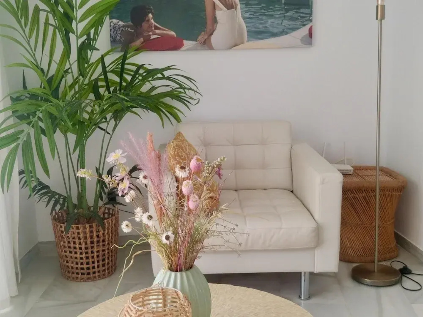 Relaxed Retreat With Pool