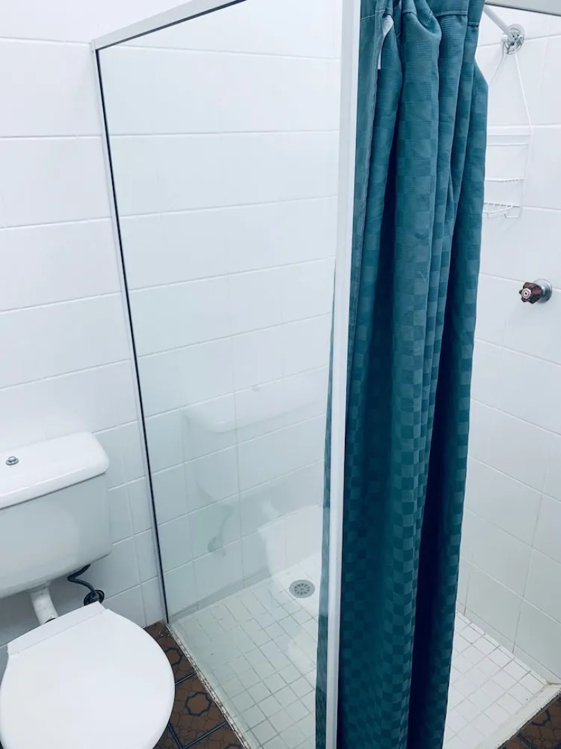 Caledonian Hotel Motel