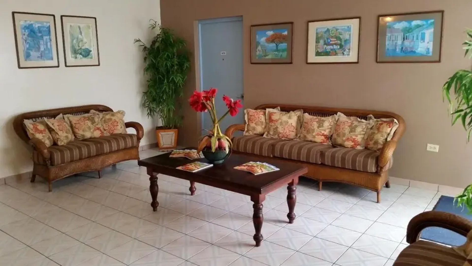 Borinquen Beach Inn