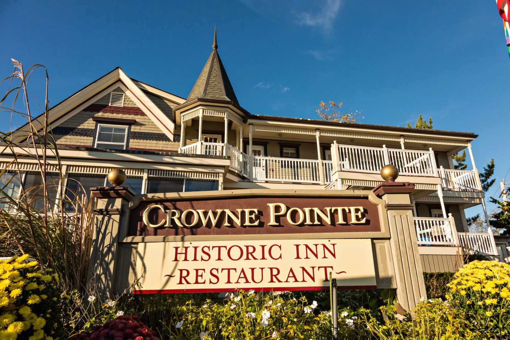 Crowne Pointe Historic Inn & Spa - Adults Only