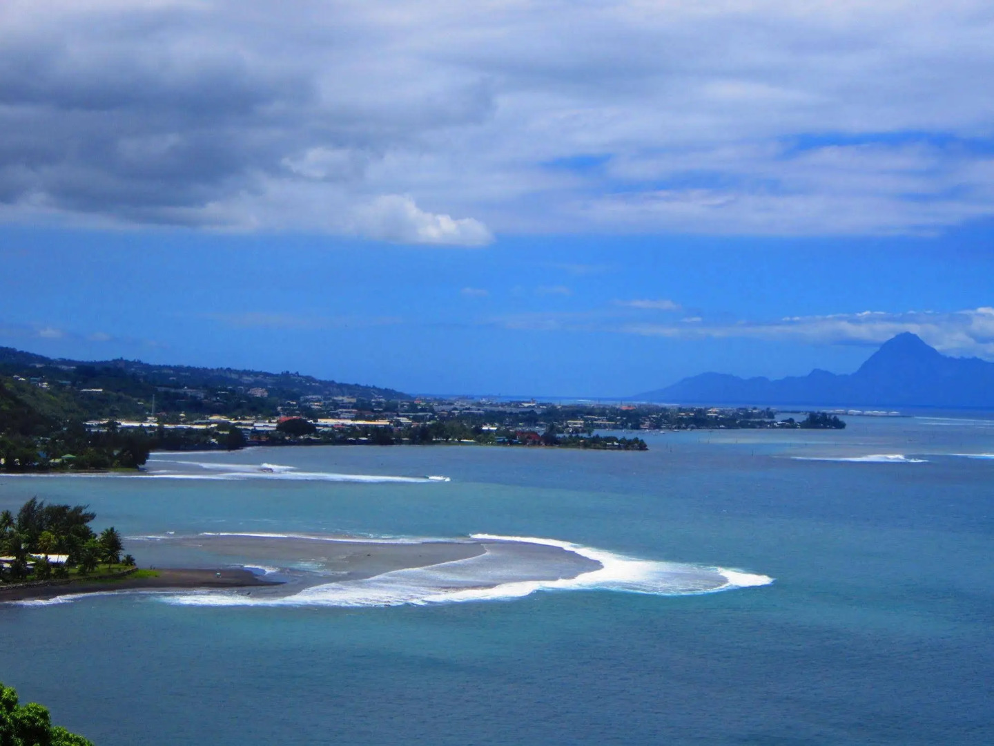 Tahiti Surf Beach Paradise