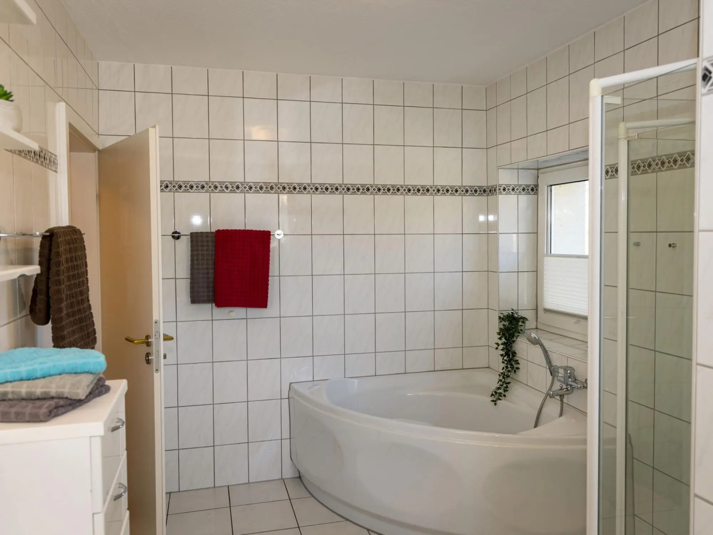 Large Apartment in the Beautiful Sauerland With Garden, Patio and Sauna