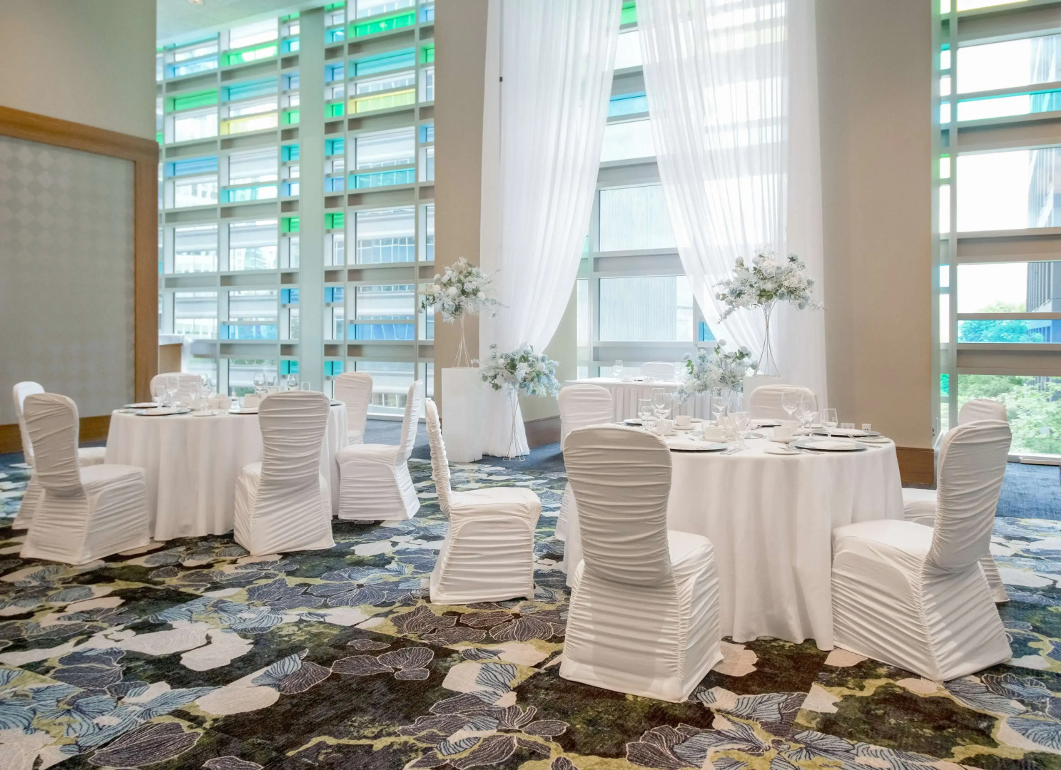 Coast Coal Harbour Vancouver Hotel by APA