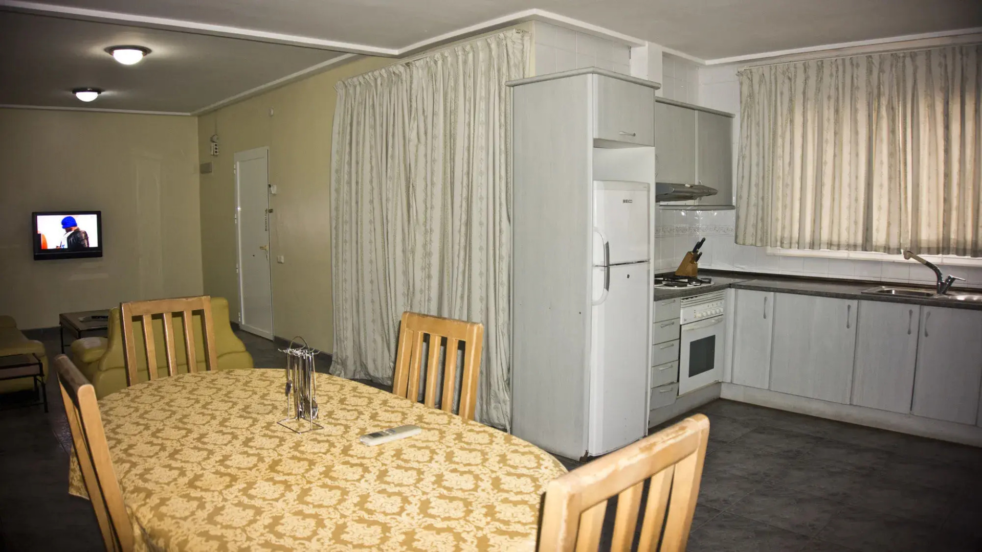 Crown Apartamento Hotel