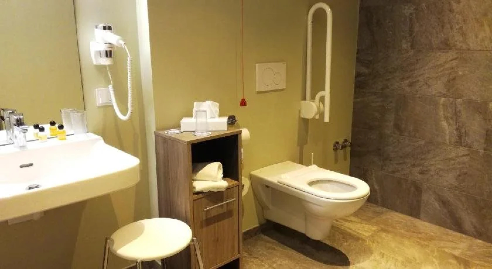 Cubo Sport & Art Hotel
