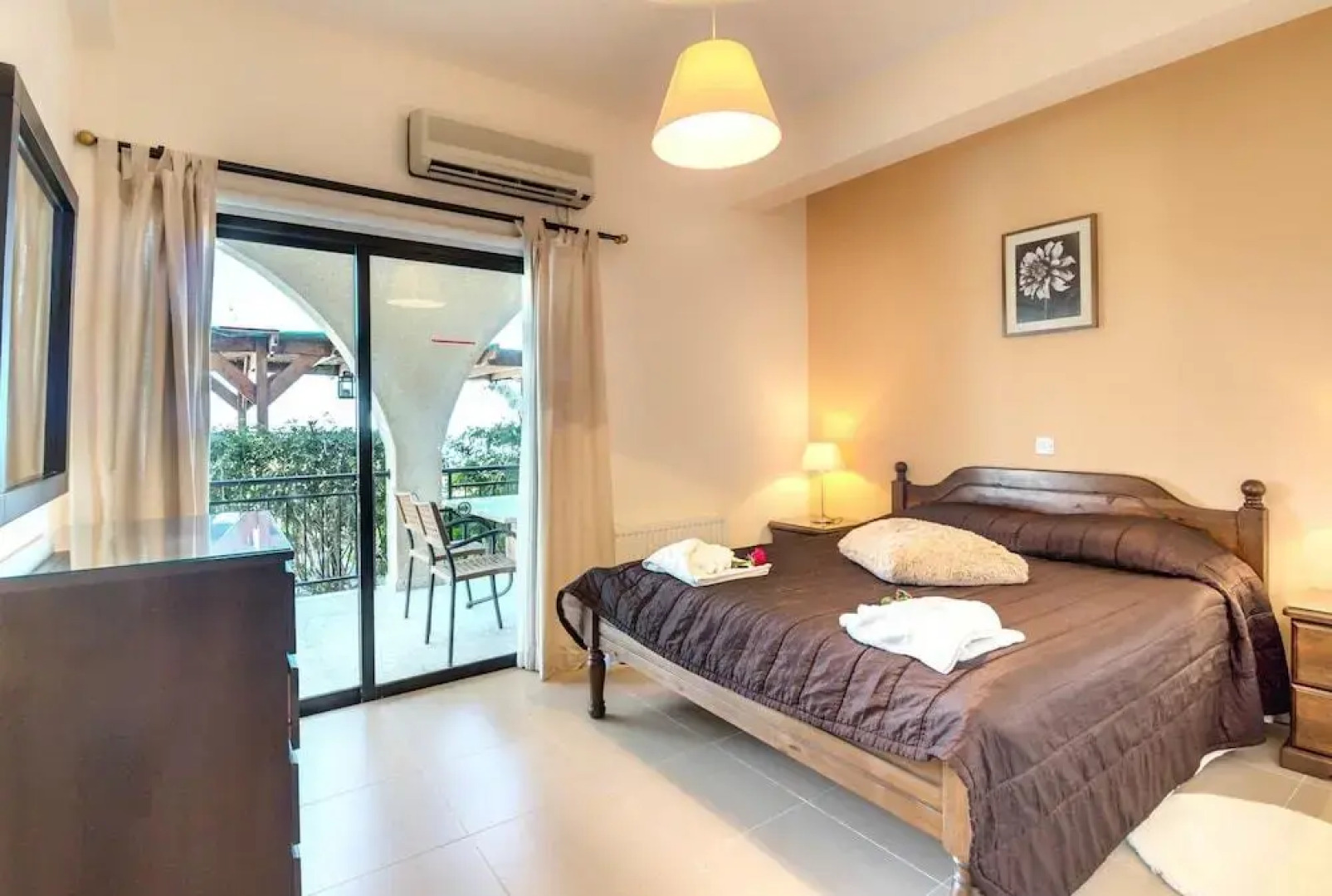 Hill View Restaurant & Apartments