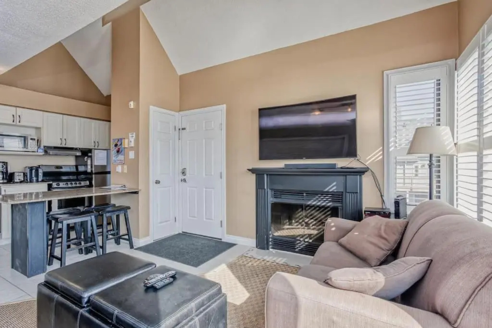 Mountainside 2 bed 2 bath with laundry 79249