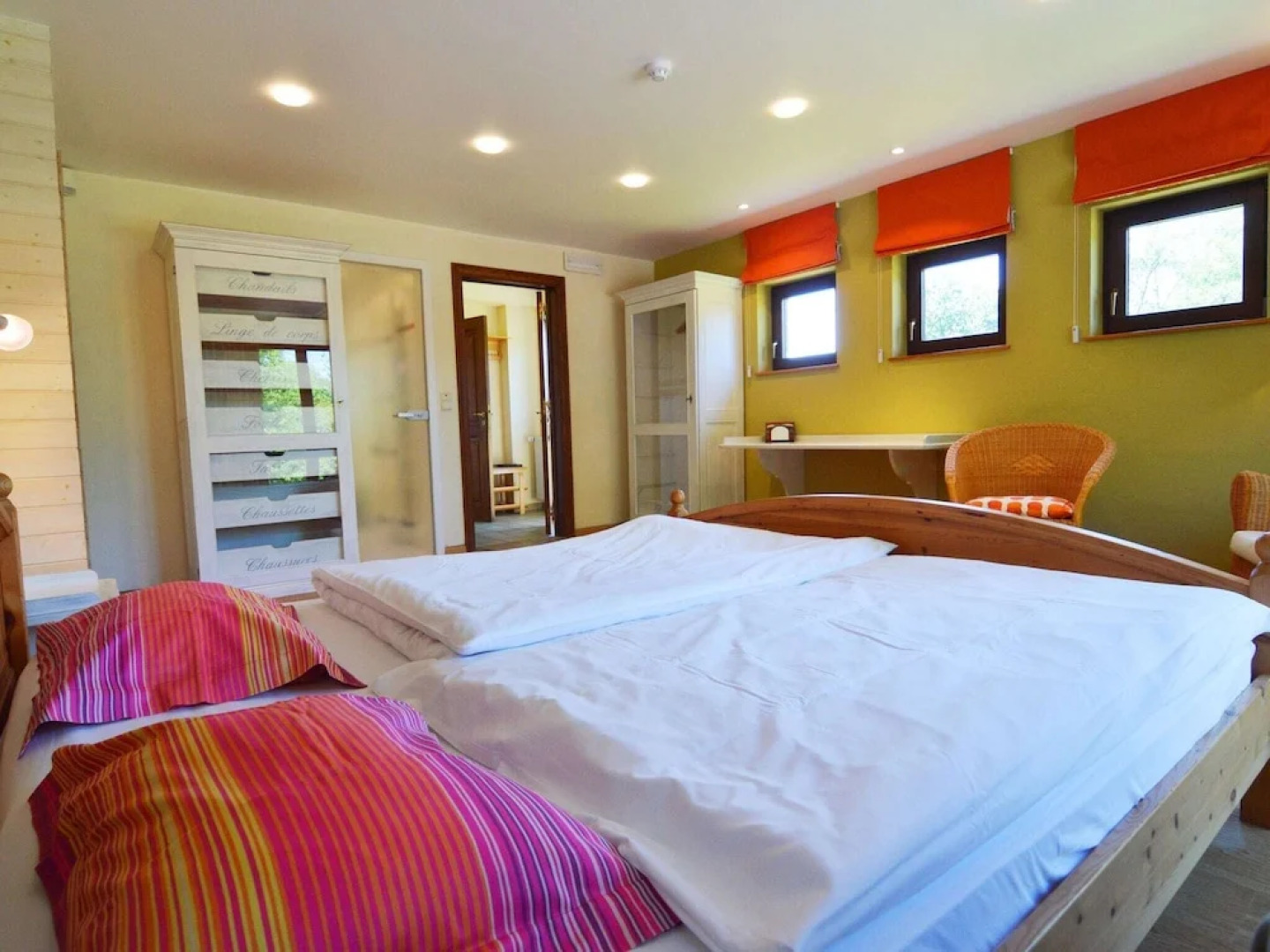 Charming Holiday Home in Robertville with Steambath