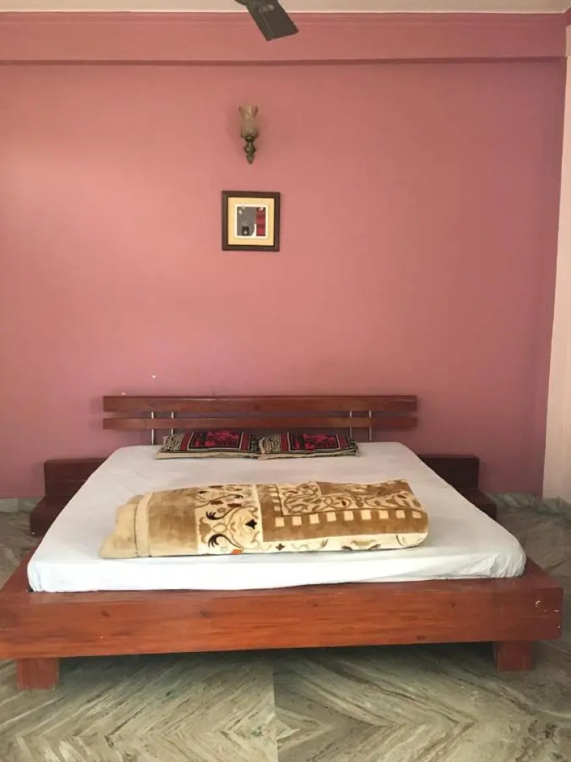 OYO HOME 83298 Master Hotel