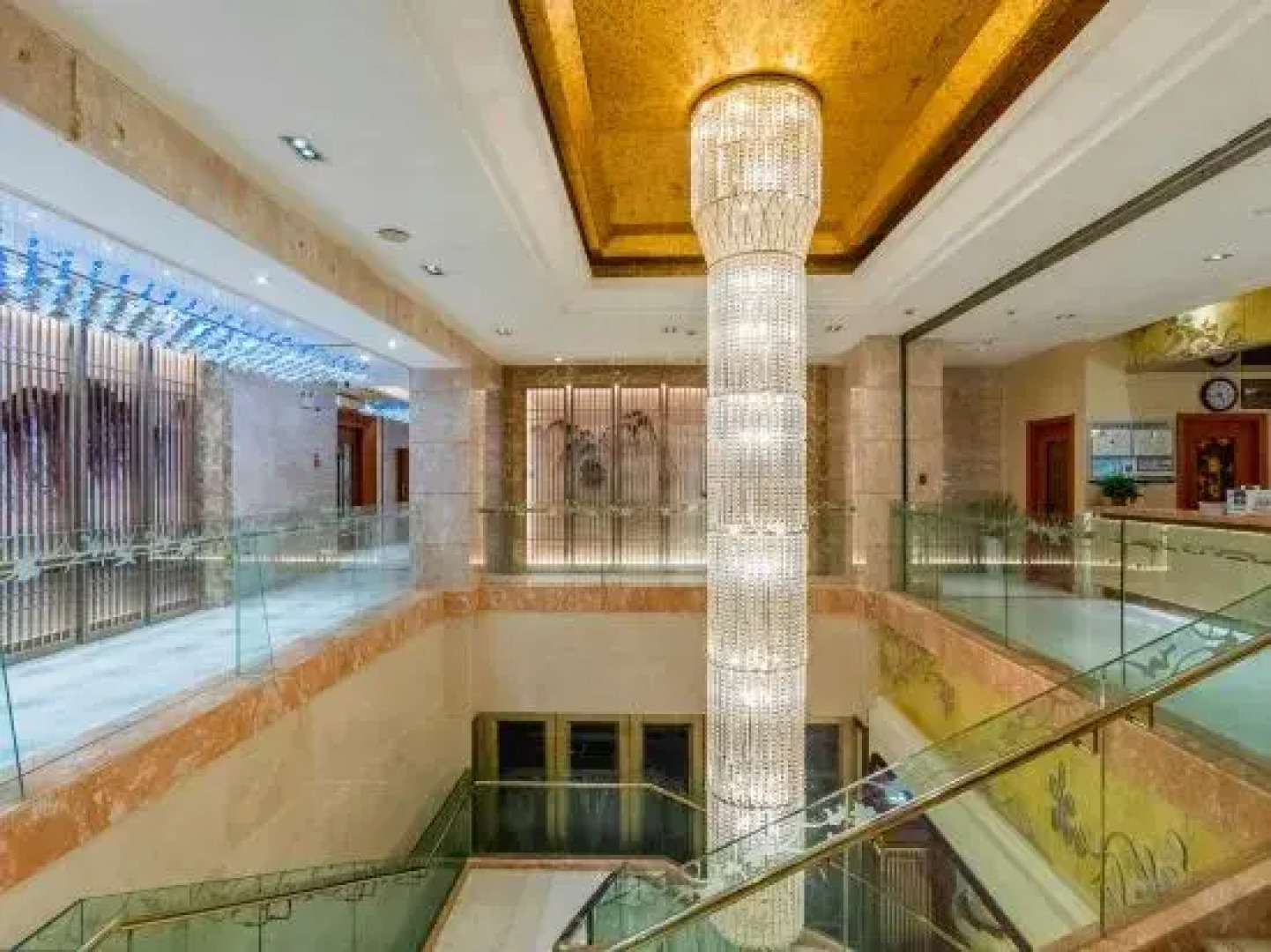 Yangzi International Hotel