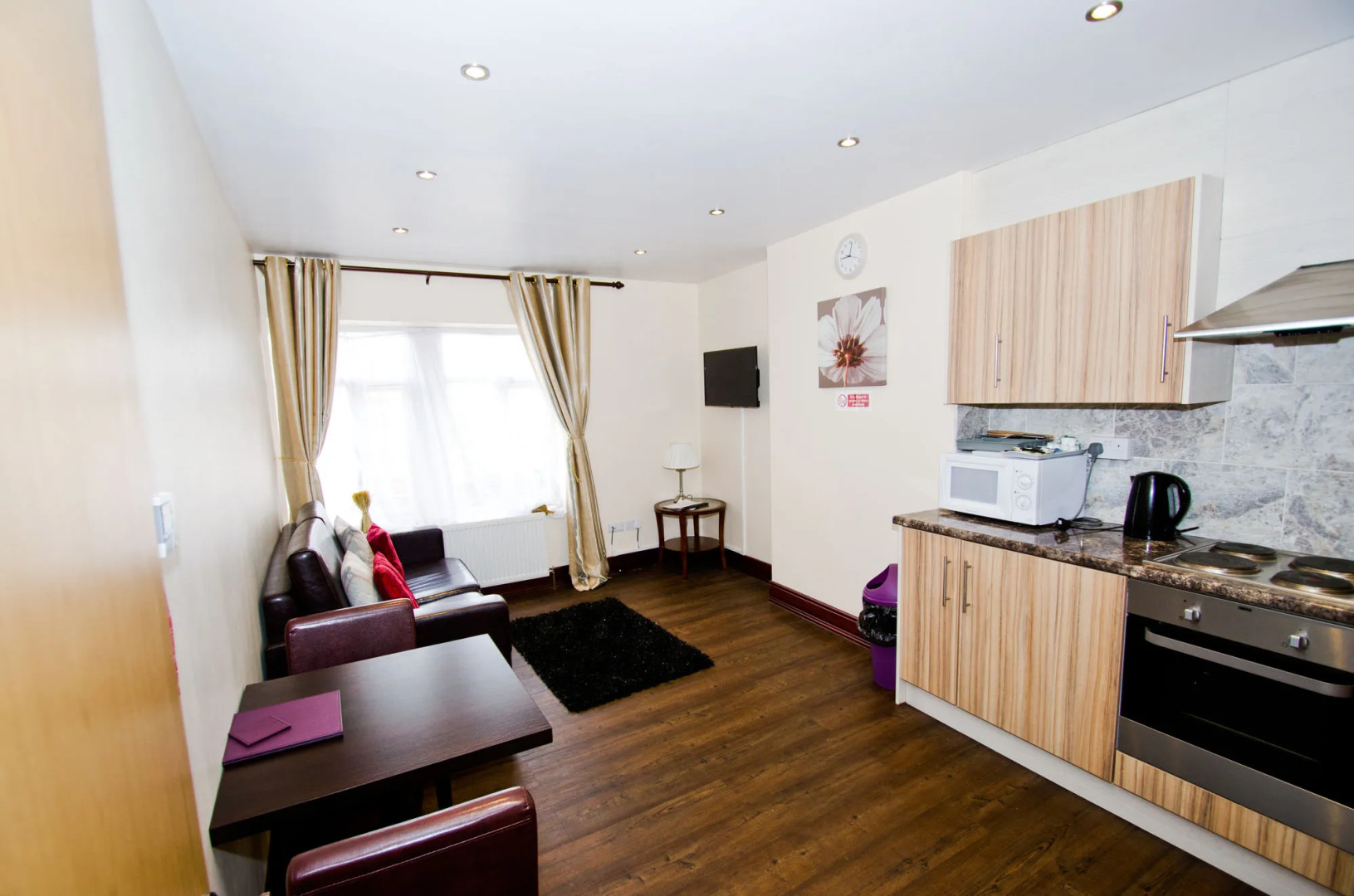 William's Hillsborough Apartments