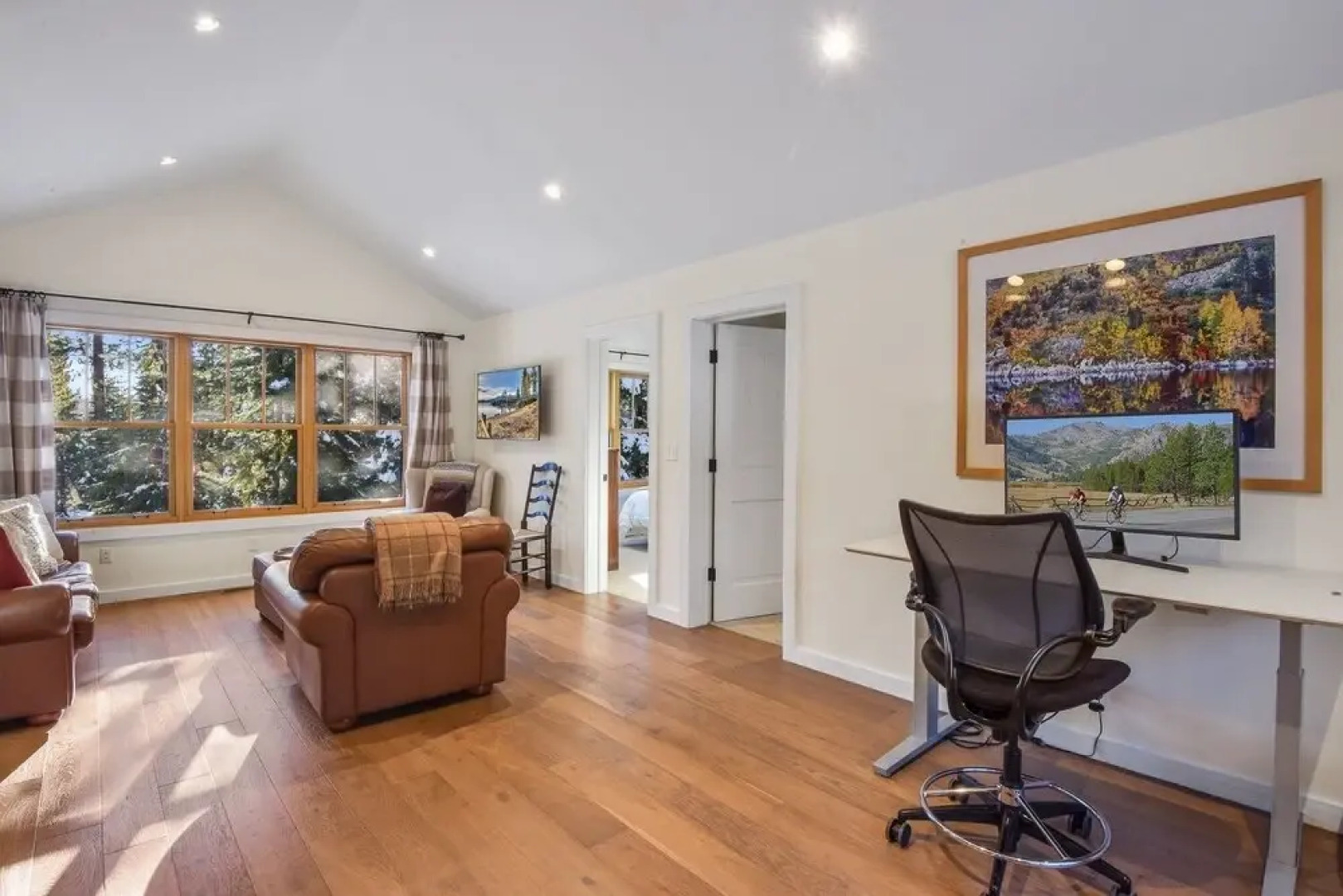 Old County Estate - Hot Tub 5 Bedroom Home by Redawning